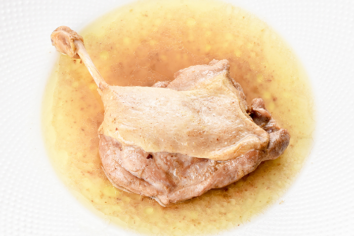 合鴨もも肉のコンフィ