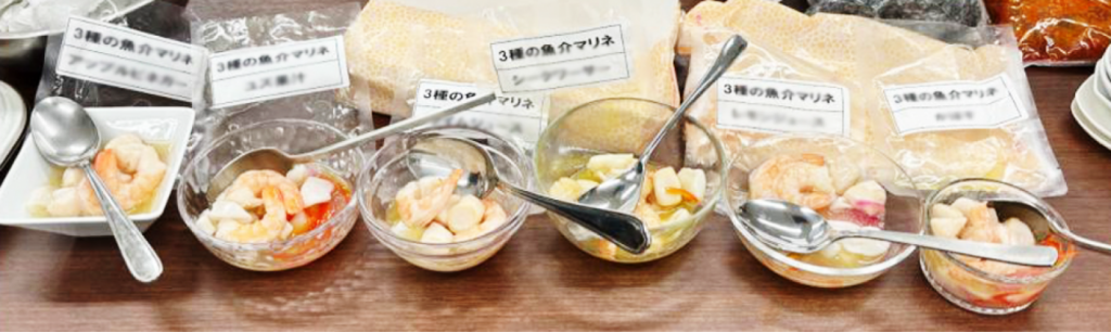 様々なフレーバーを試して、味を吟味し開発を進める様子