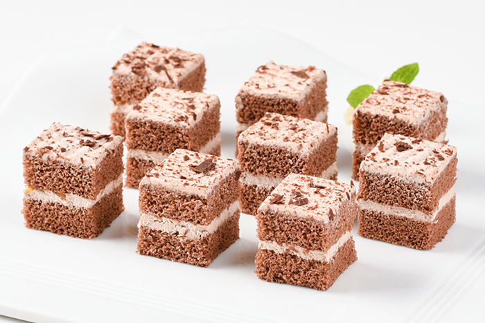 プチケーキ チョコレート（カット済）
