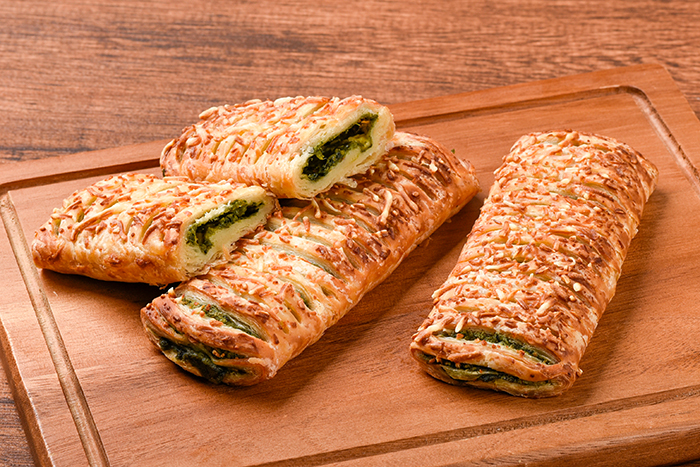 ほうれん草フェタチーズスナック（未焼成）